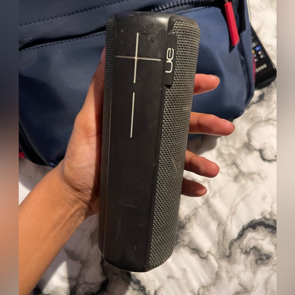 Ue speaker